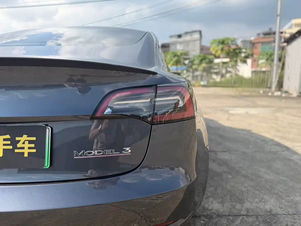 Tesla Model 3 — фото 15
