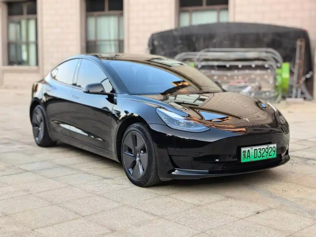 Tesla Model 3 — фото 3