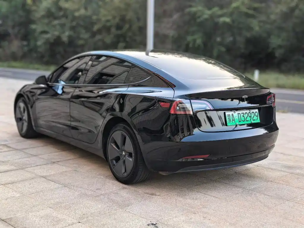 Tesla Model 3 — фото 8
