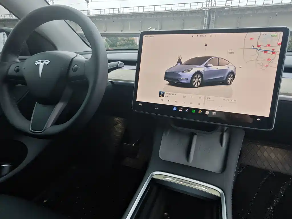 Tesla Model Y — фото 9