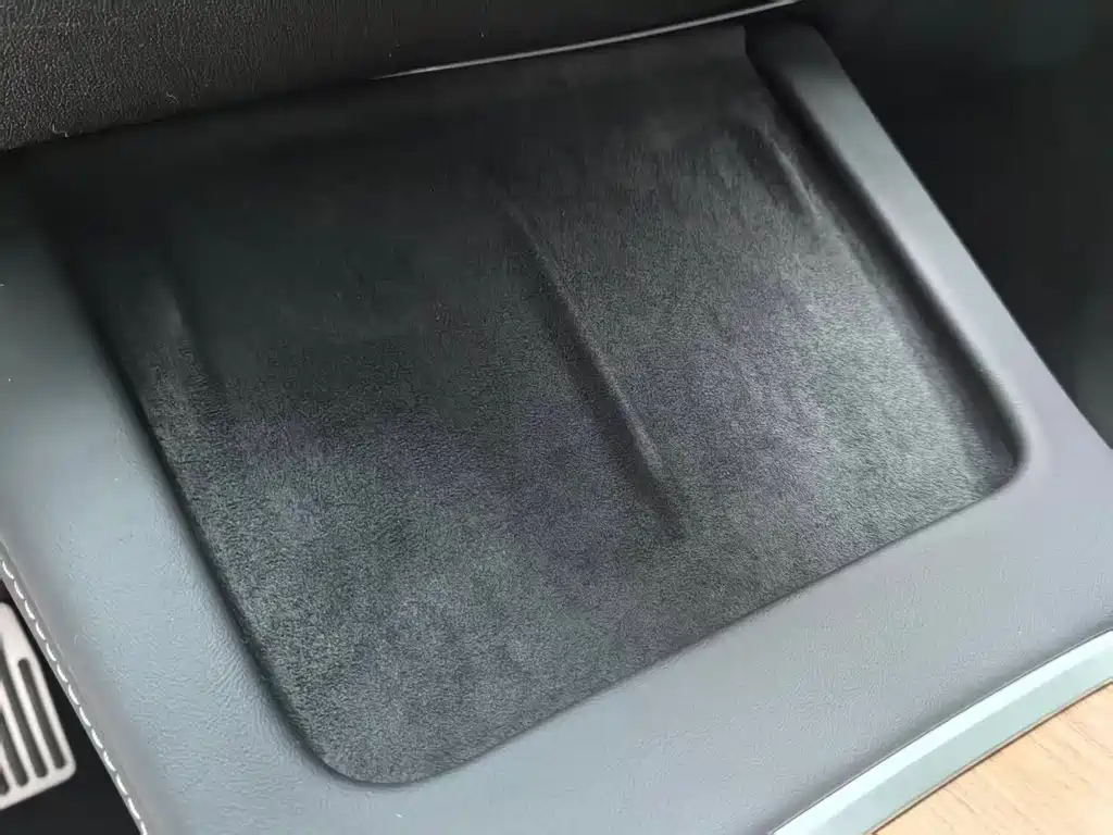Tesla Model Y — фото 17