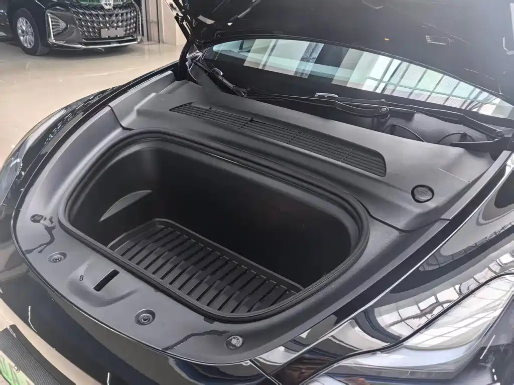 Tesla Model Y — фото 21
