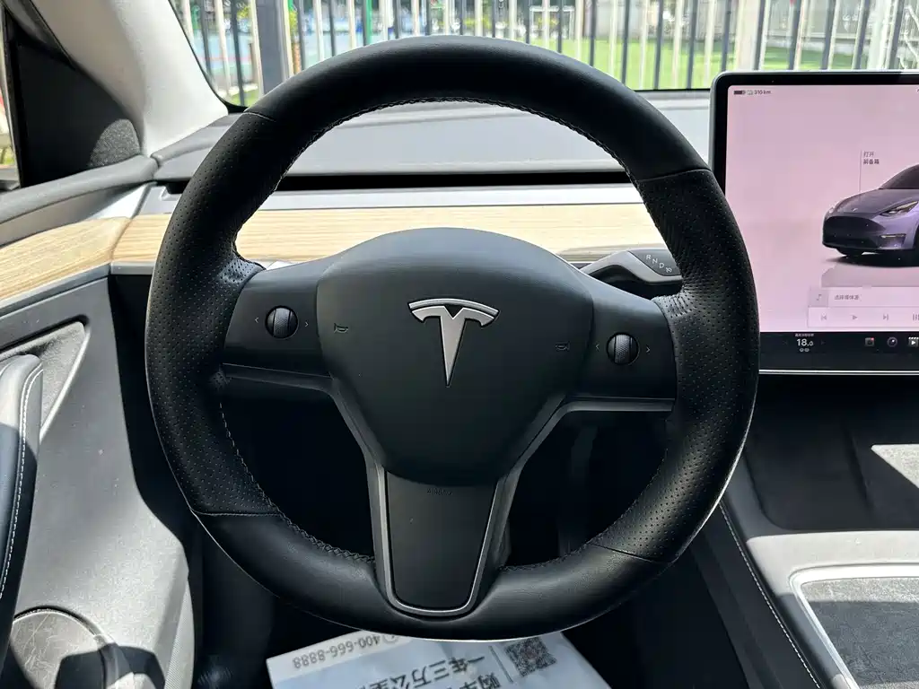 Tesla Model Y — фото 9