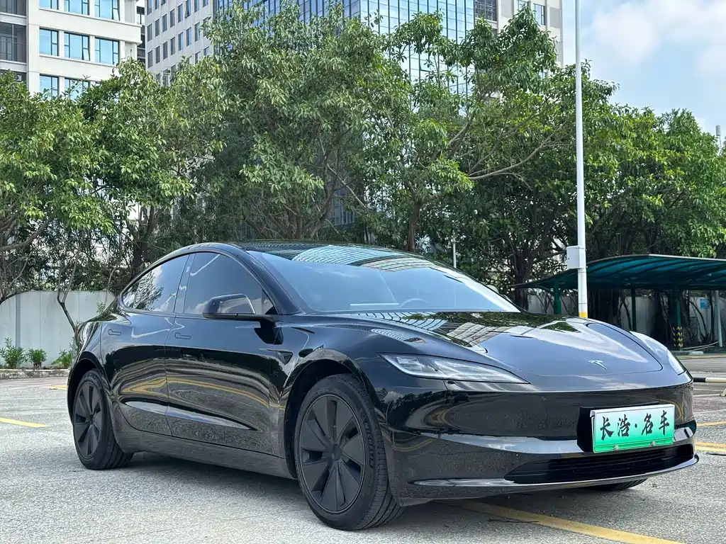 Tesla Model 3 — фото 3