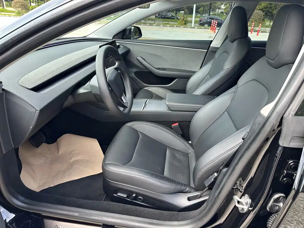 Tesla Model 3 — фото 4