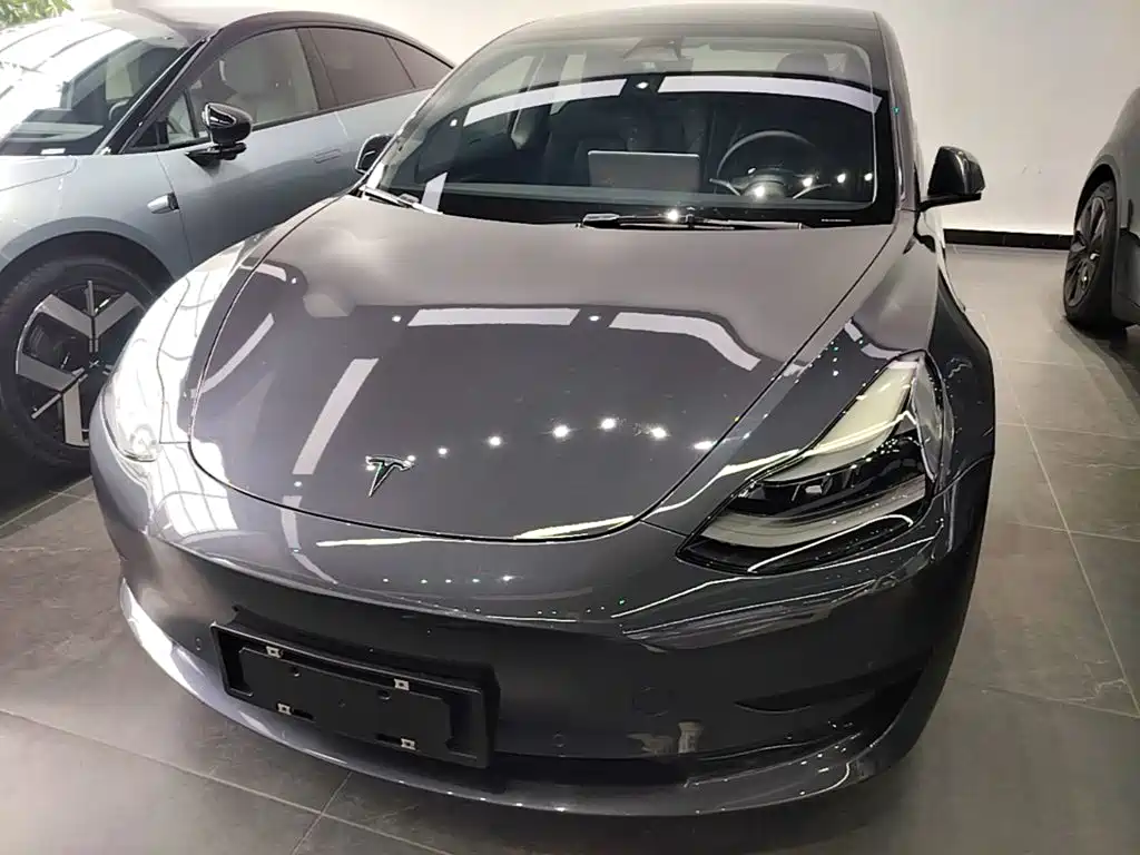 Tesla Model 3 — фото 3