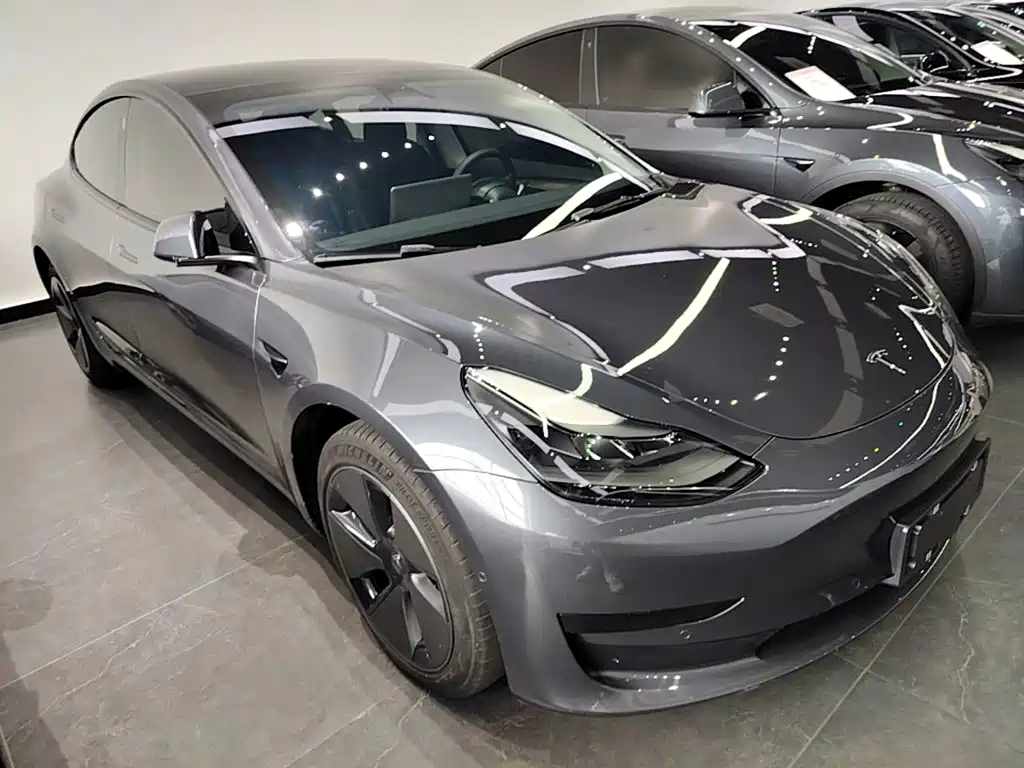 Tesla Model 3 — фото 4