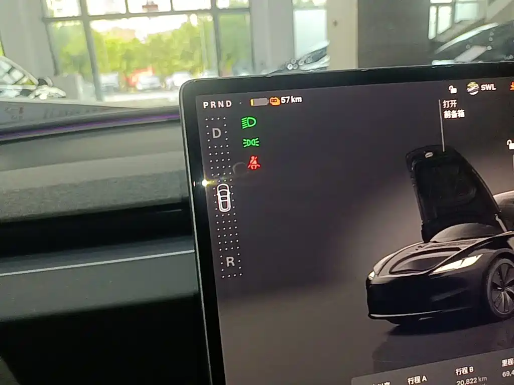 Tesla Model 3 — фото 14