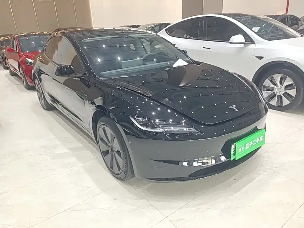 Tesla Model 3 — фото 4