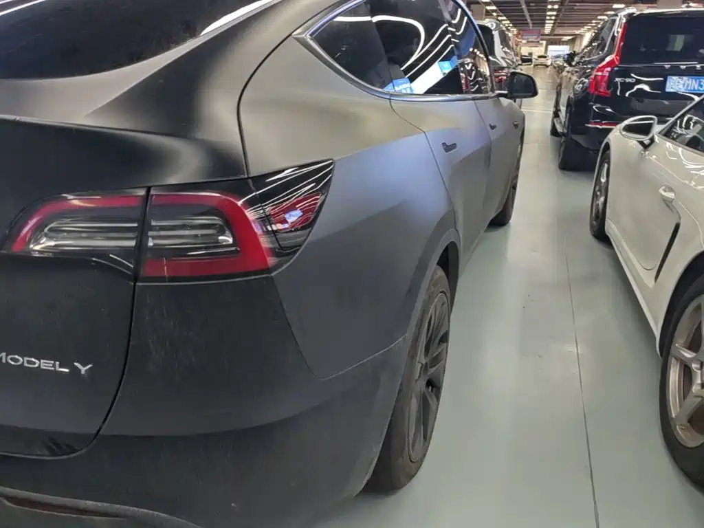 Tesla Model Y — фото 8