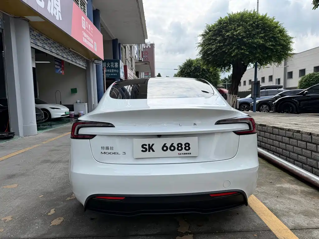 Tesla Model 3 — фото 6