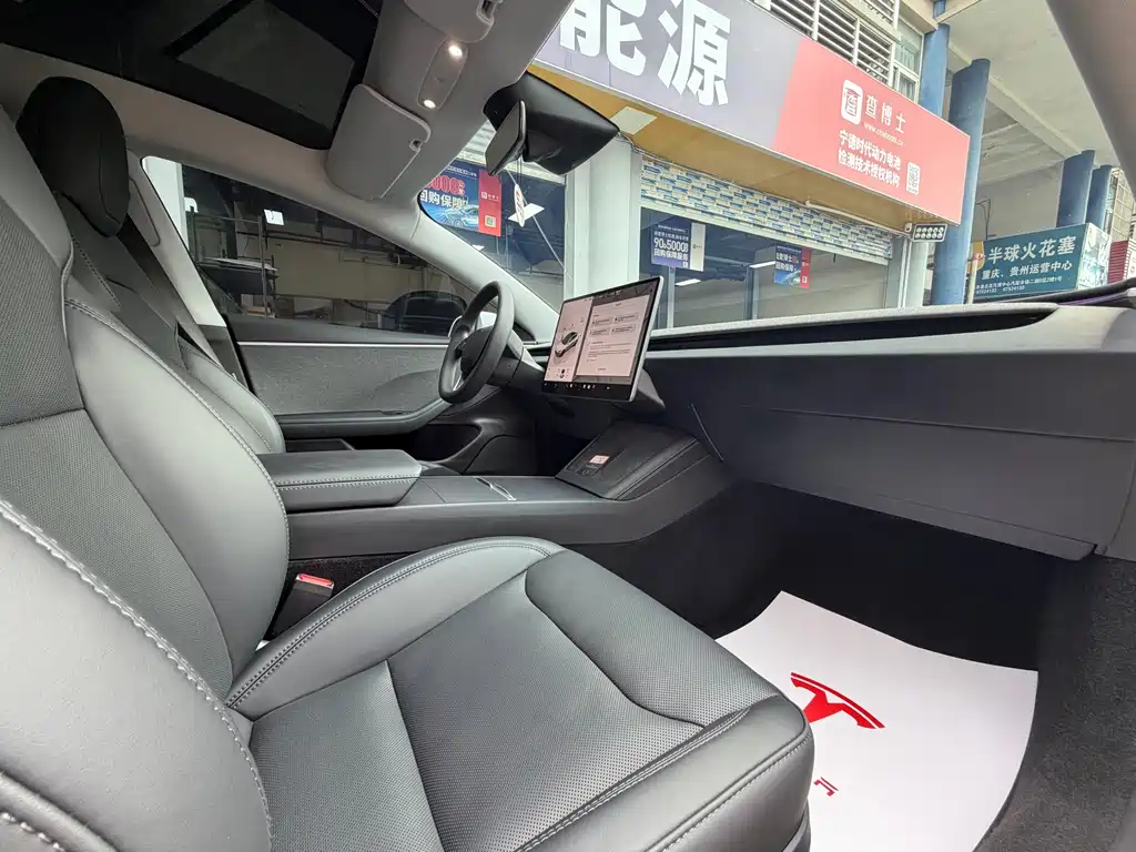 Tesla Model 3 — фото 10