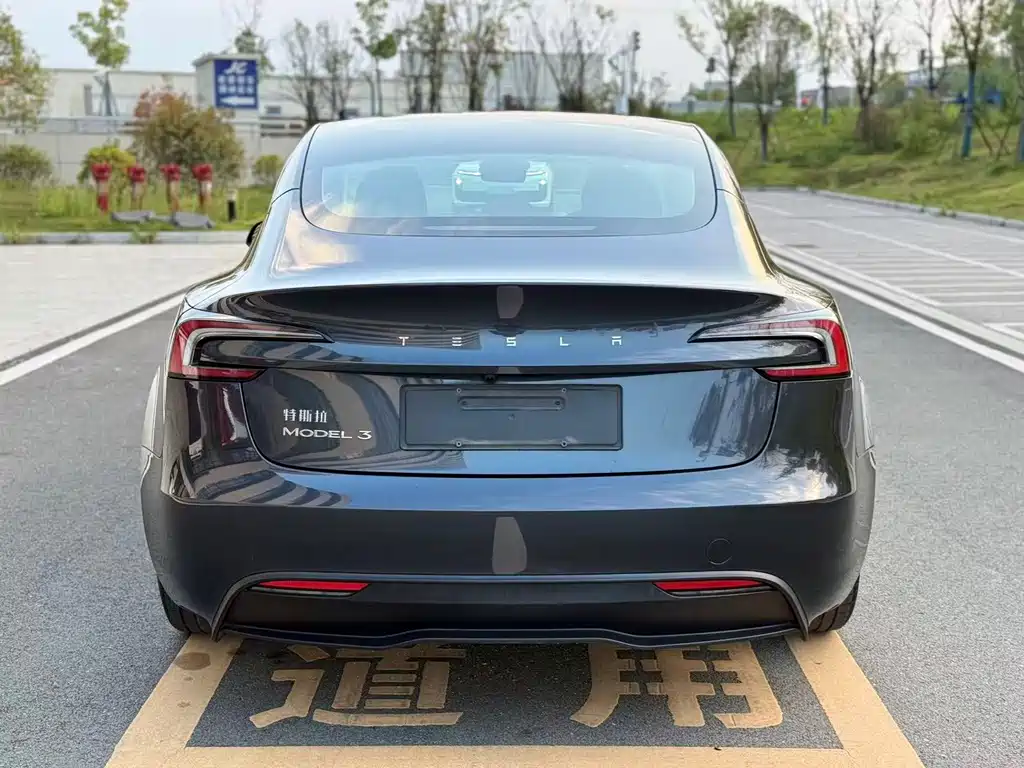 Tesla Model 3 — фото 8