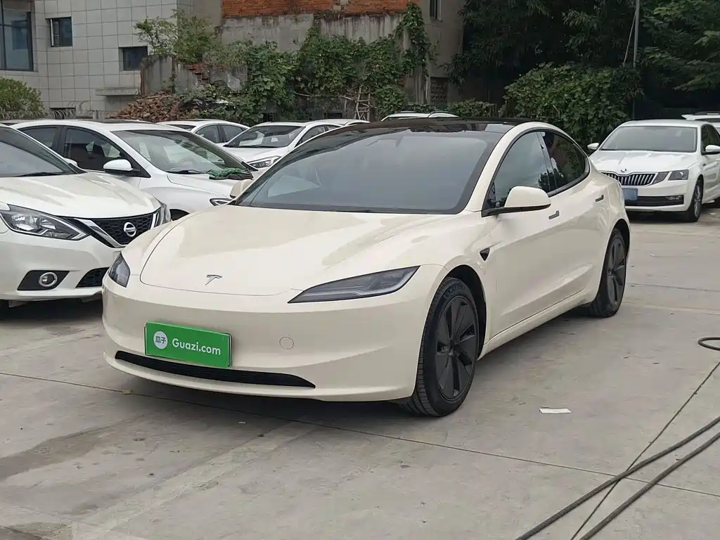 Tesla Model 3 — фото 2