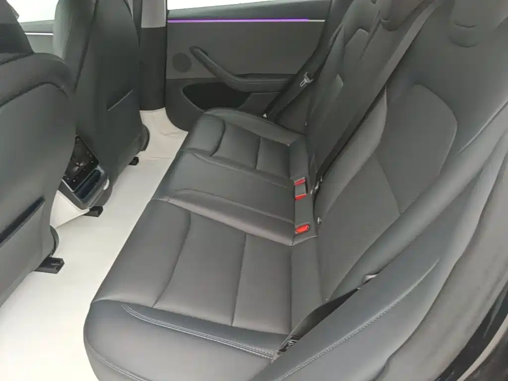 Tesla Model 3 — фото 17