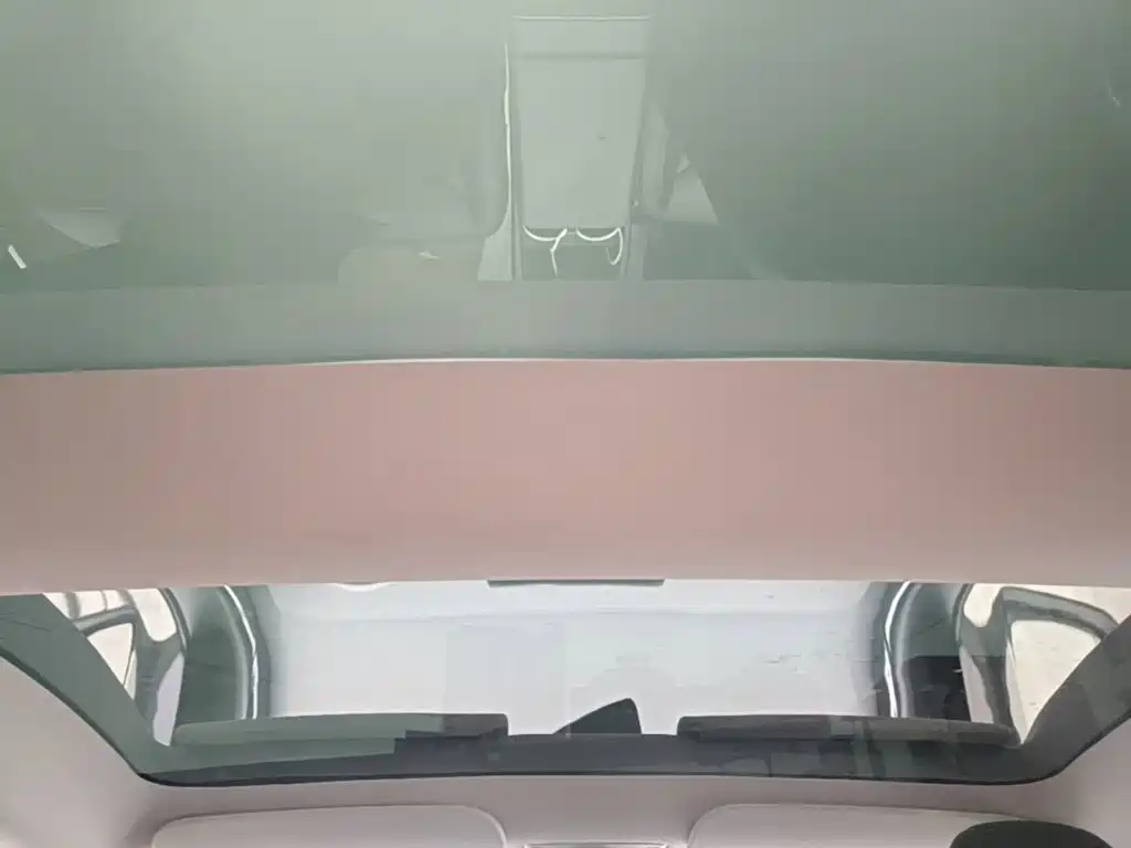 Tesla Model 3 — фото 18