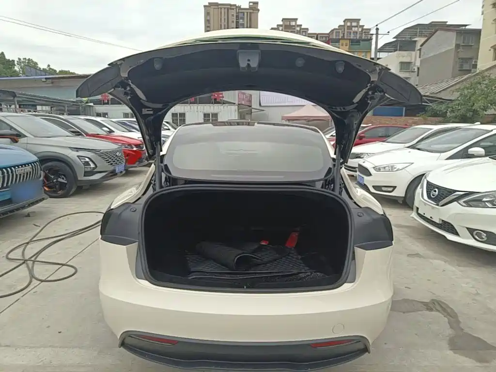 Tesla Model 3 — фото 19