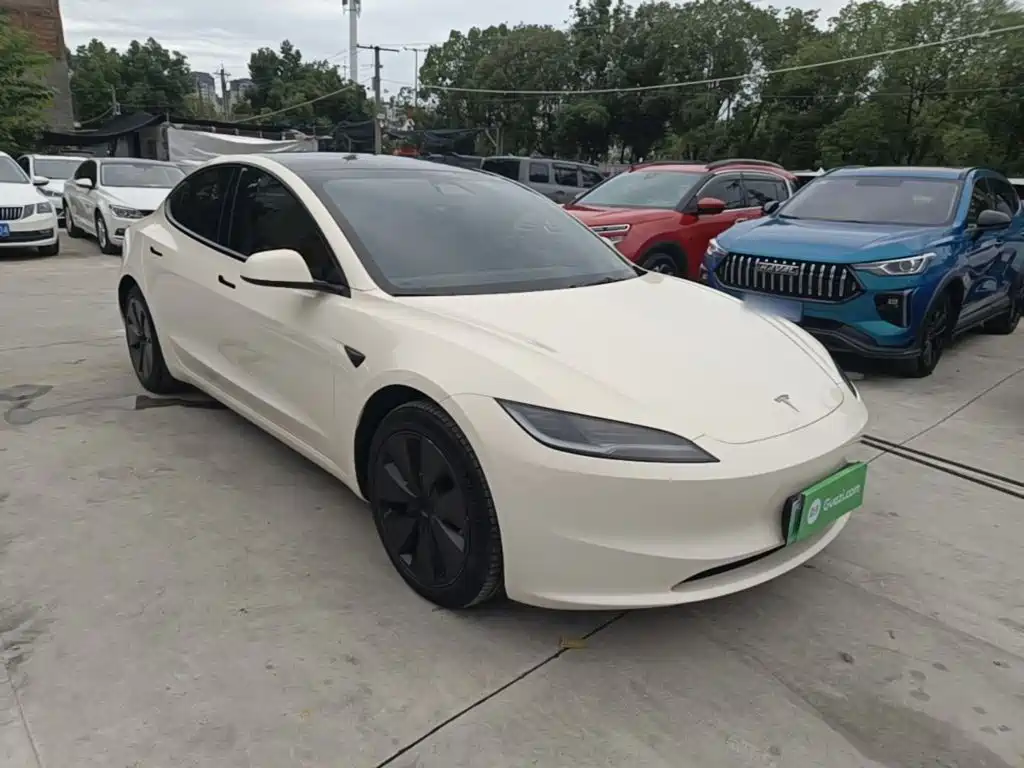 Tesla Model 3 — фото 4