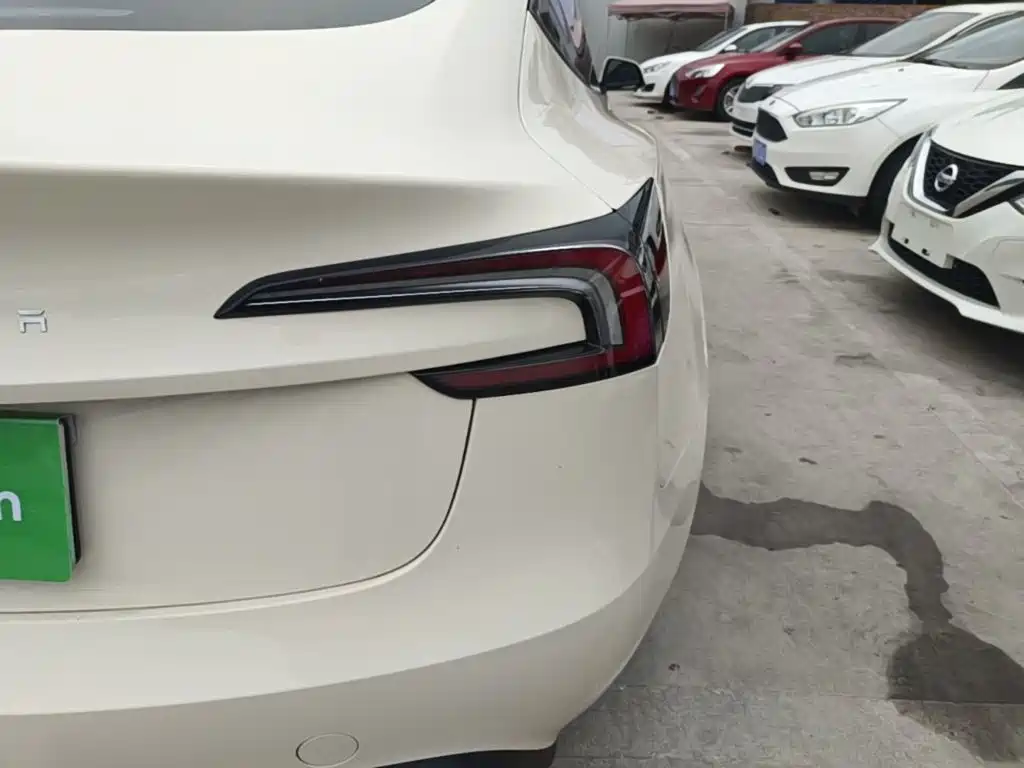 Tesla Model 3 — фото 8