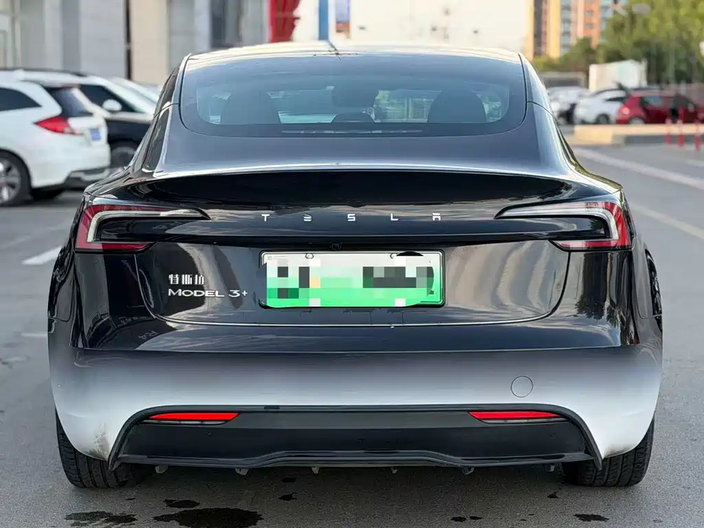 Tesla Model 3 — фото 3