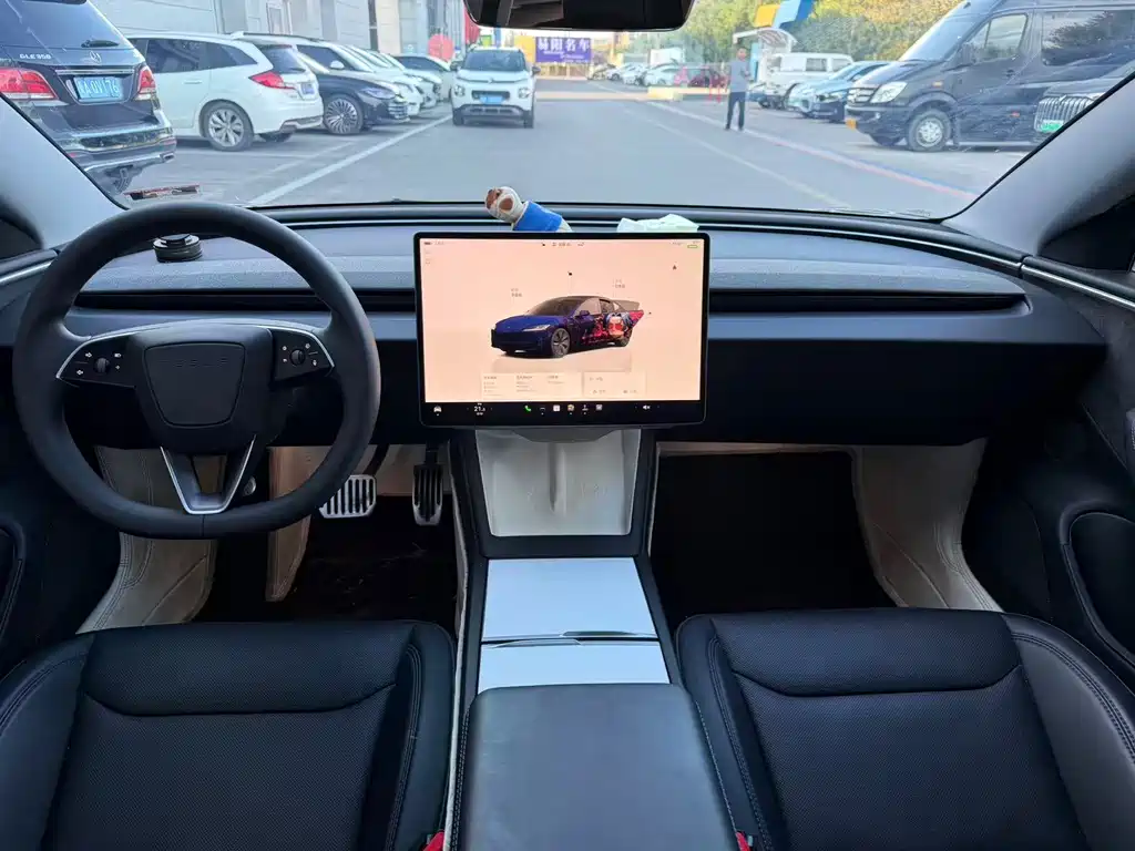 Tesla Model 3 — фото 8