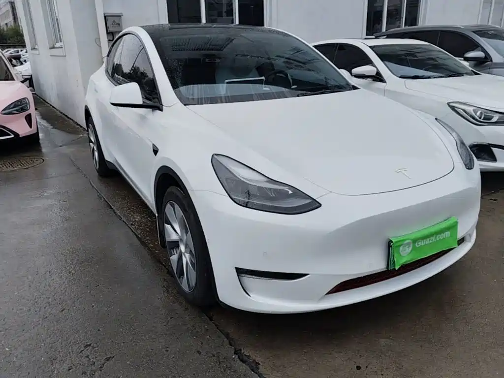 Tesla Model Y — фото 4