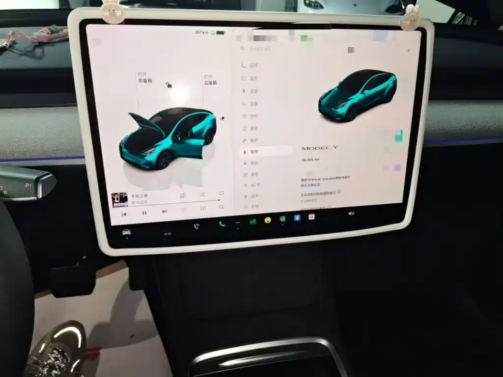Tesla Model Y — фото 13