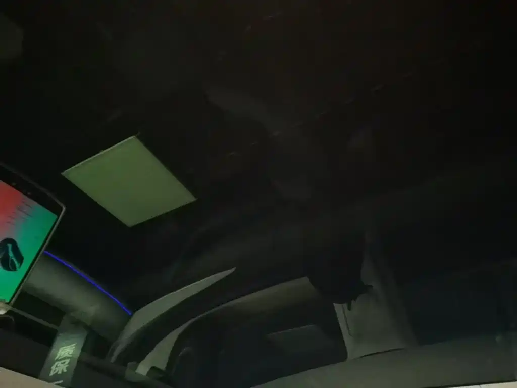 Tesla Model Y — фото 18