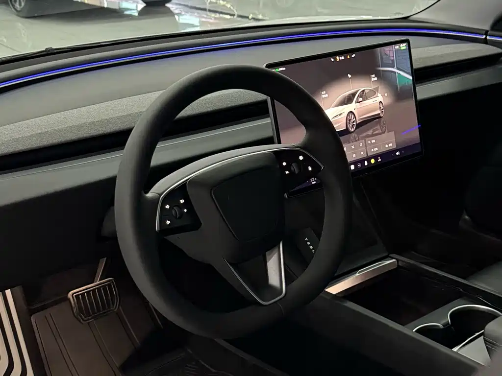 Tesla Model 3 — фото 3