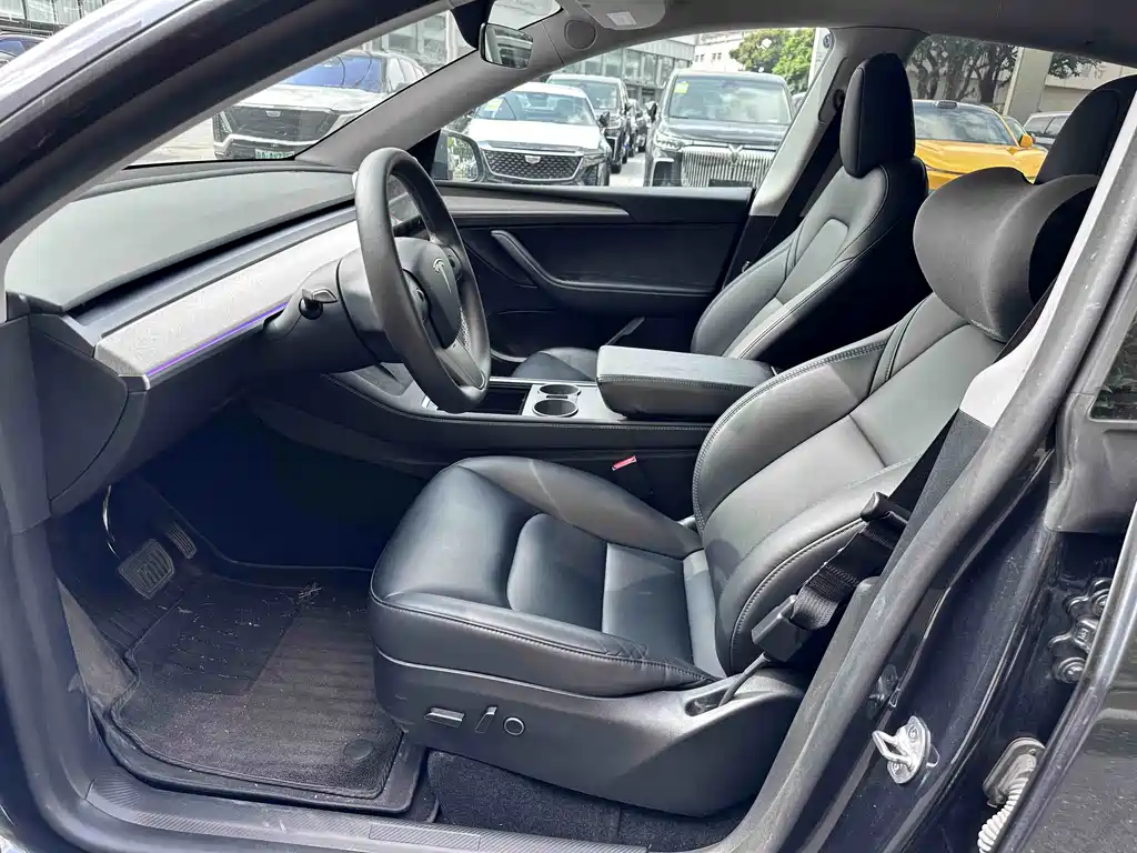 Tesla Model Y — фото 13