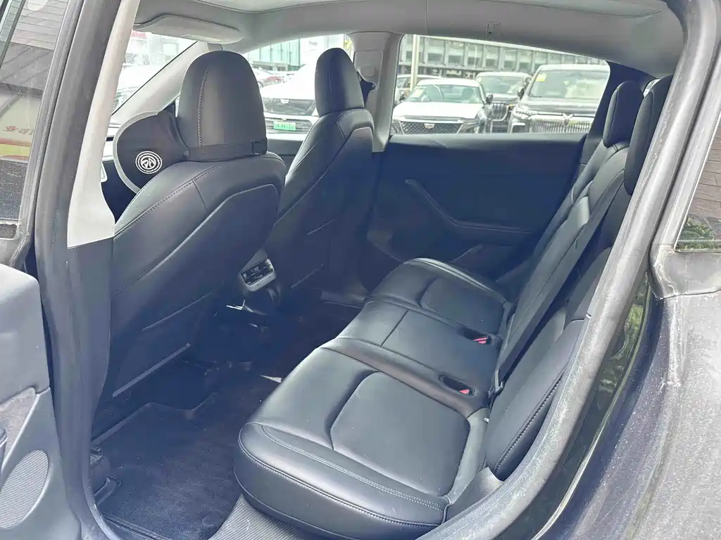 Tesla Model Y — фото 14