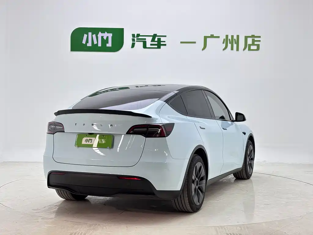Tesla Model Y — фото 6