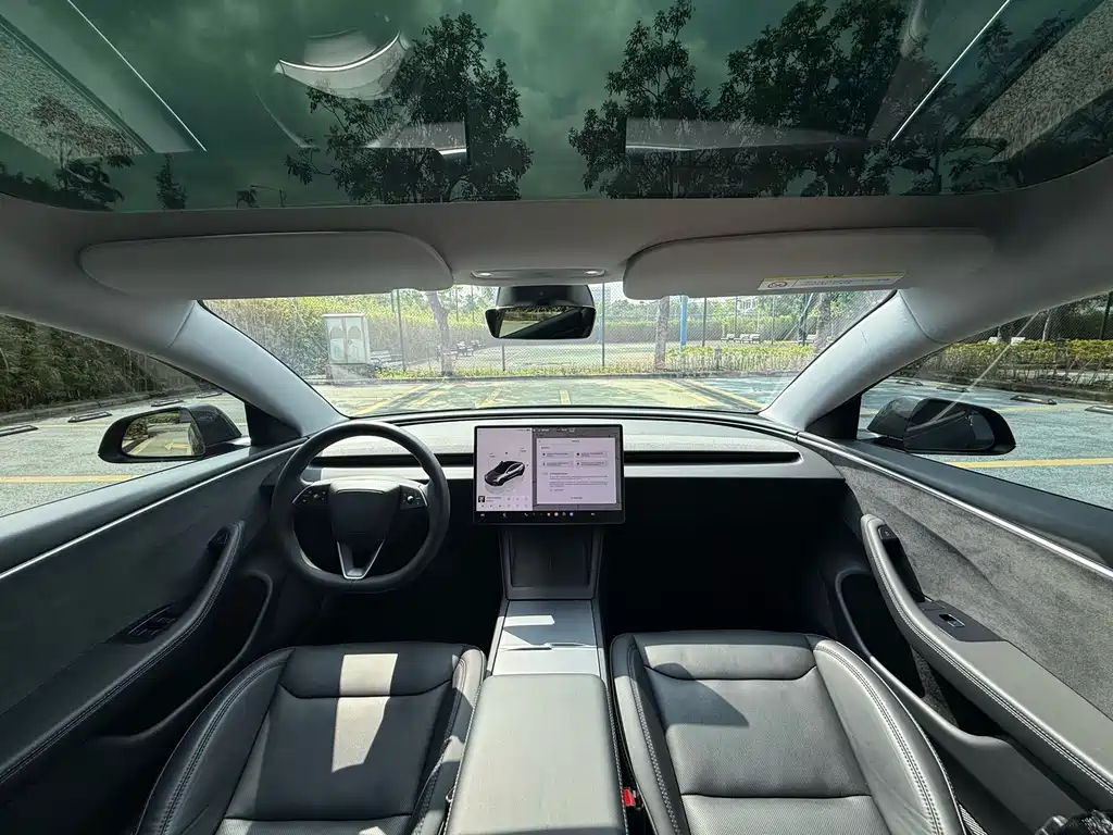 Tesla Model 3 — фото 7