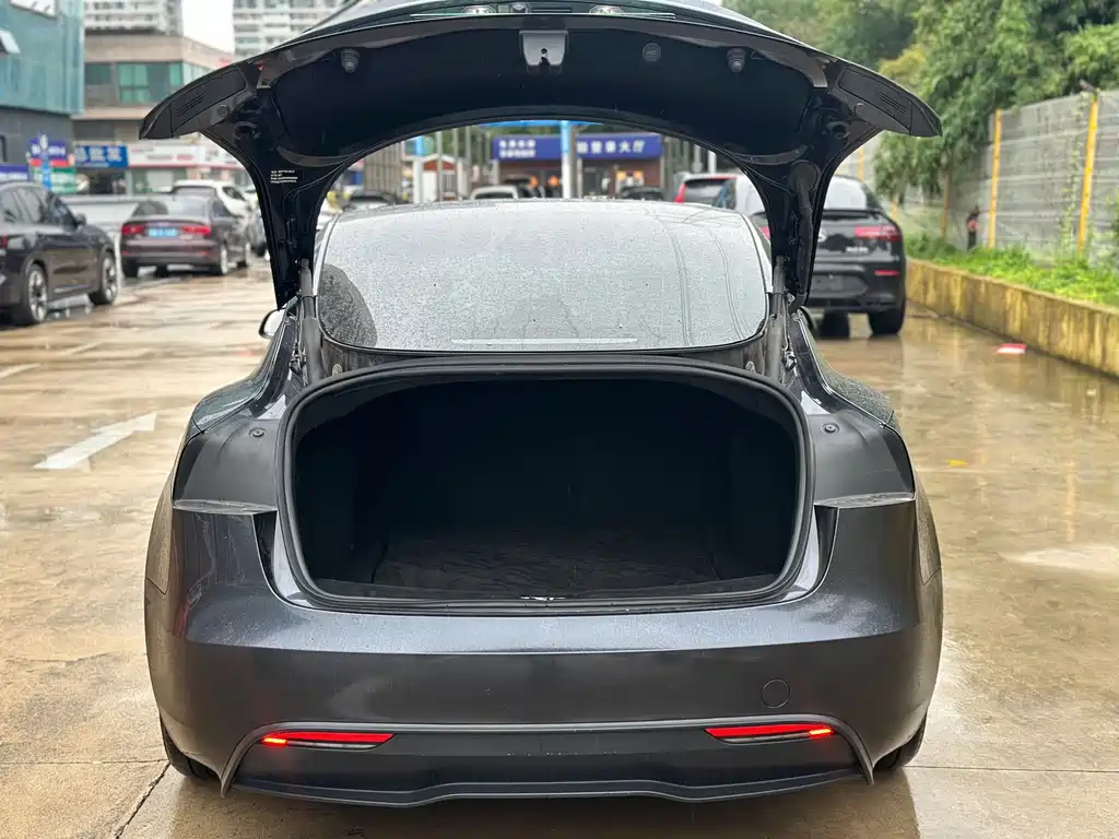 Tesla Model 3 — фото 5