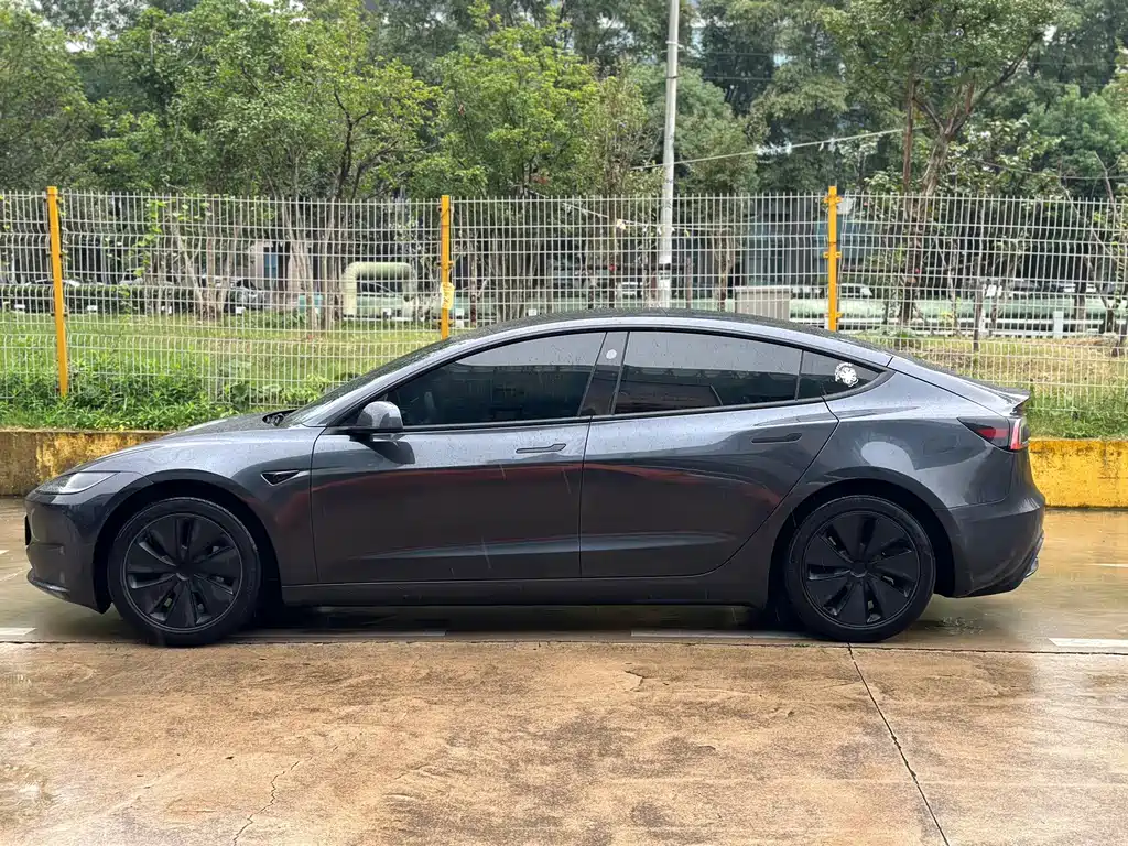 Tesla Model 3 — фото 6