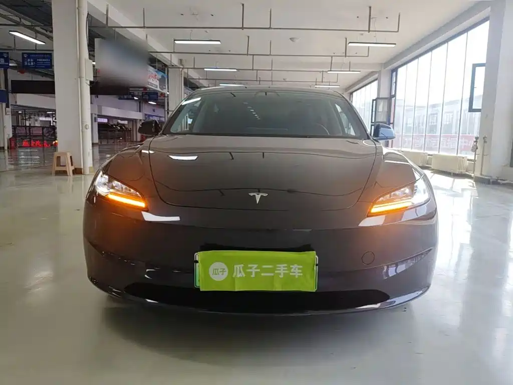 Tesla Model 3 — фото 3