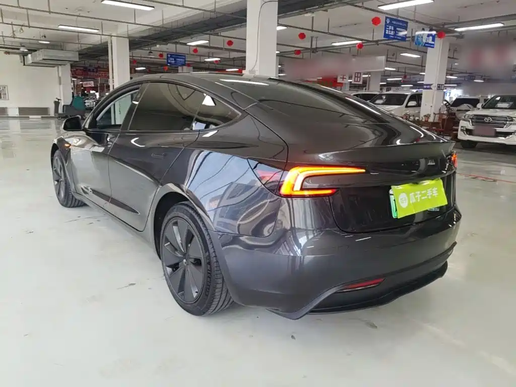 Tesla Model 3 — фото 5