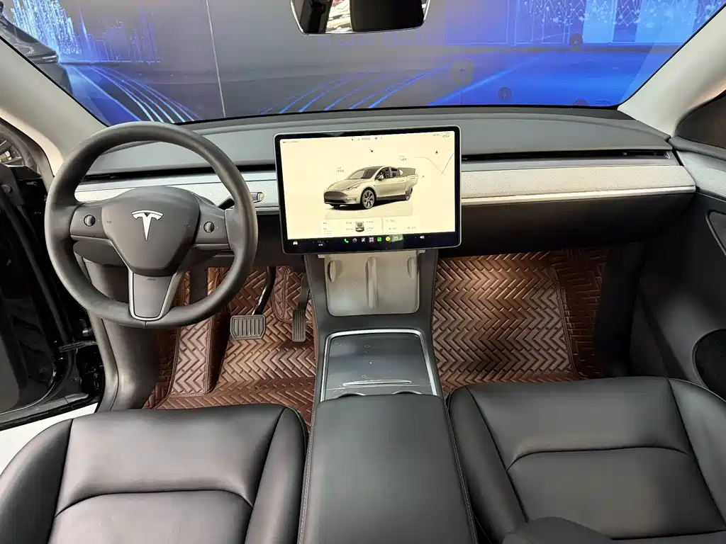 Tesla Model Y — фото 7