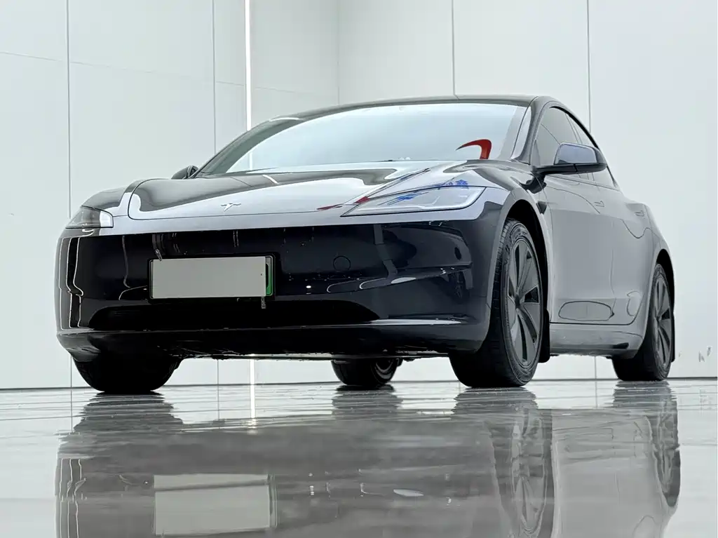 Tesla Model 3 — фото 2