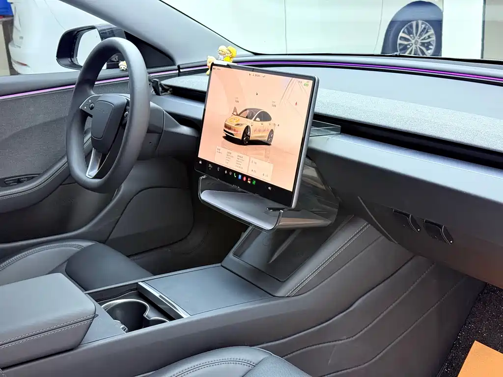 Tesla Model 3 — фото 6