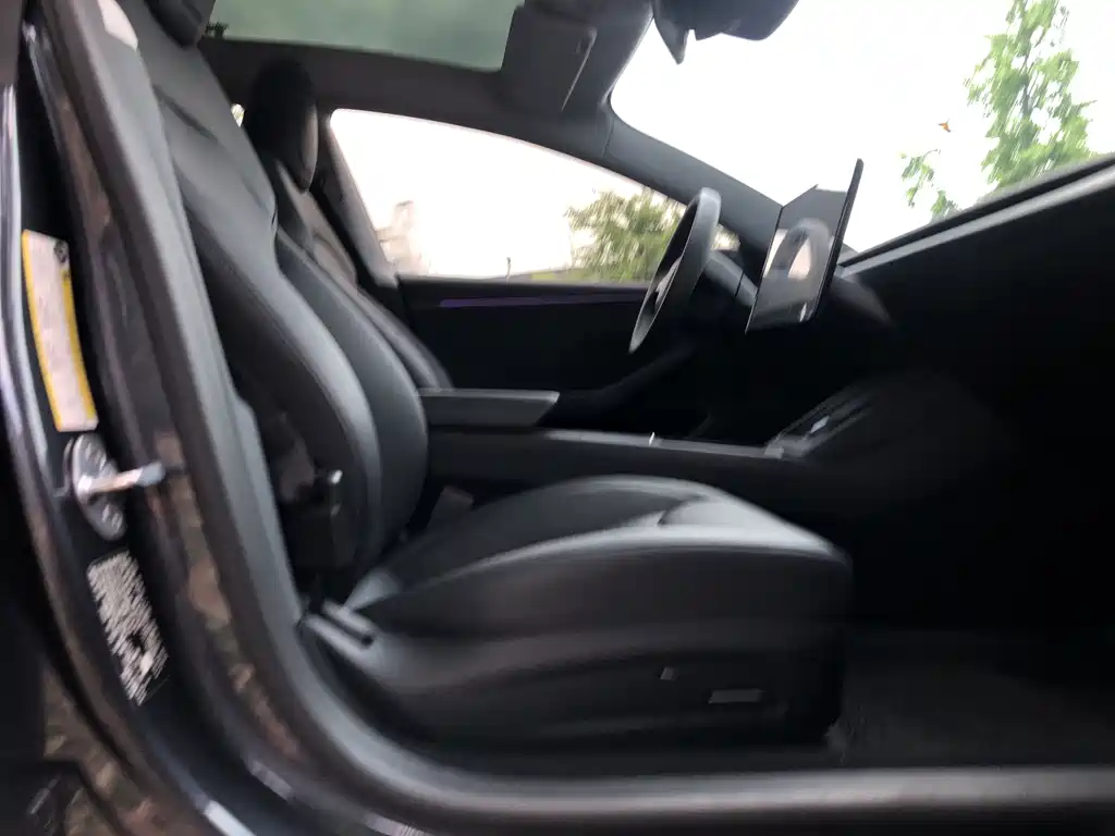 Tesla Model 3 — фото 5