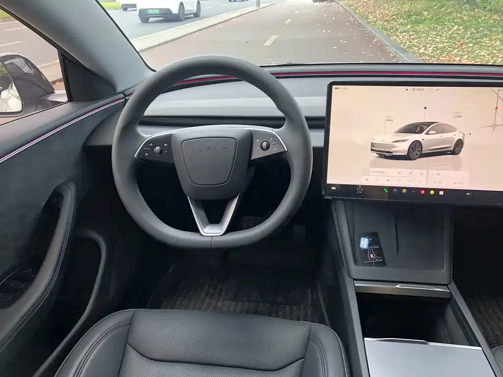Tesla Model 3 — фото 6