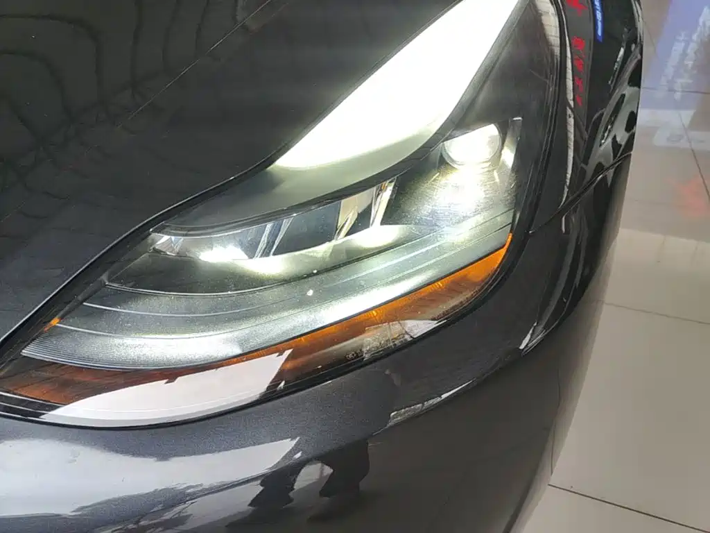 Tesla Model Y — фото 24