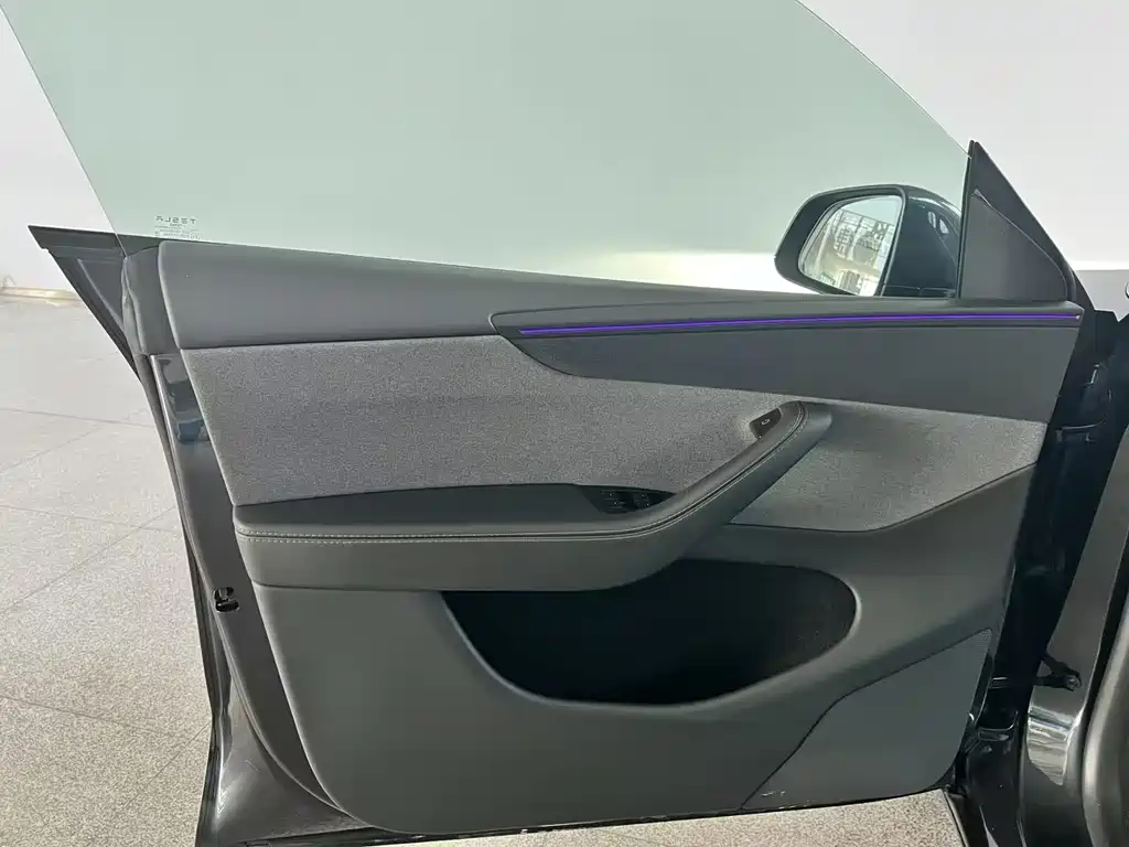 Tesla Model Y — фото 29