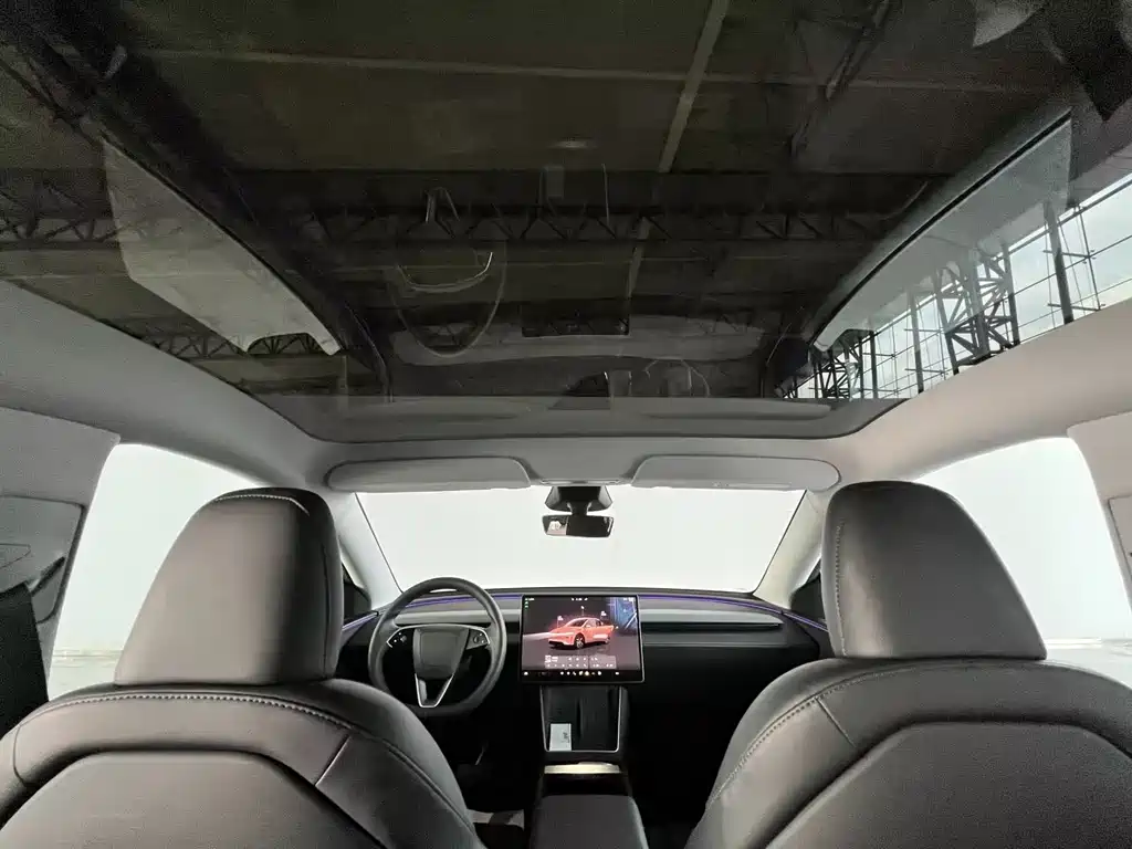Tesla Model Y — фото 7