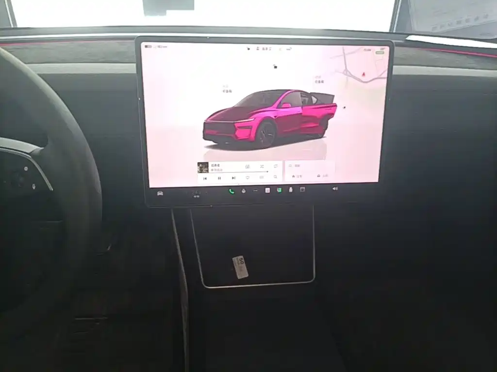 Tesla Model Y — фото 13