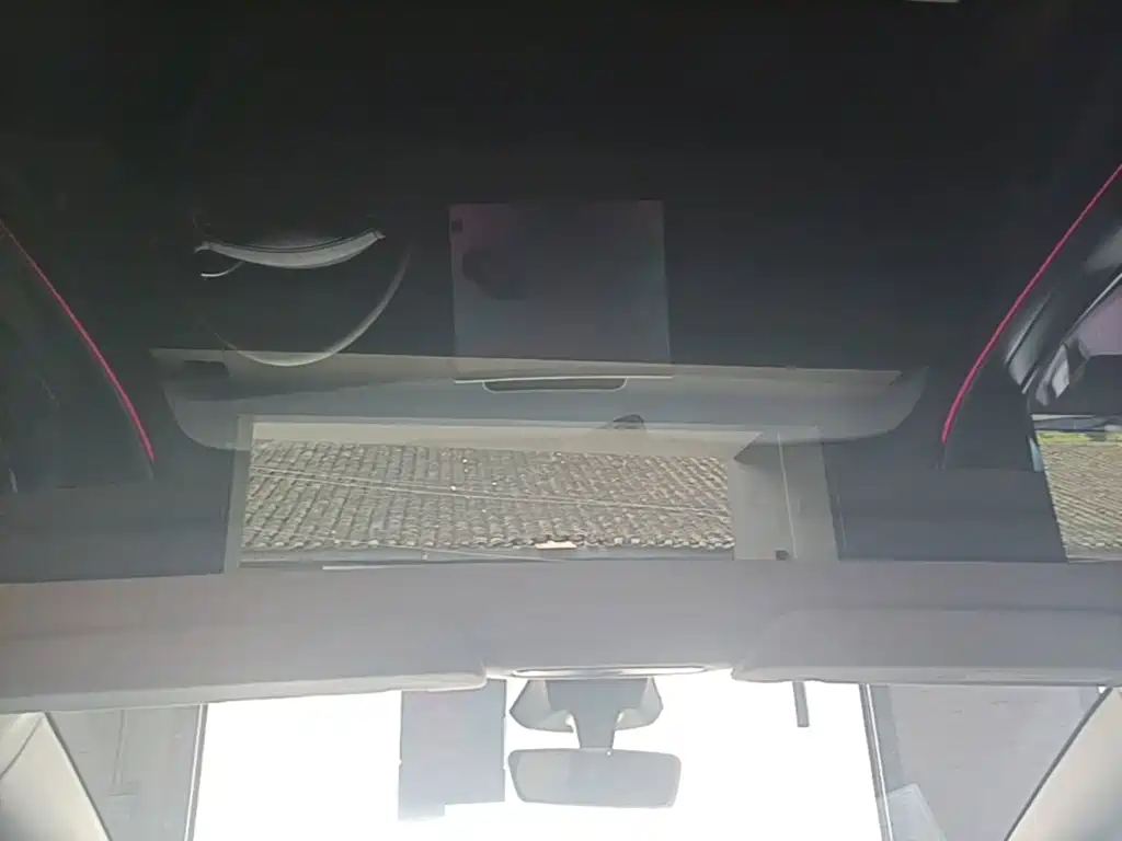 Tesla Model Y — фото 18