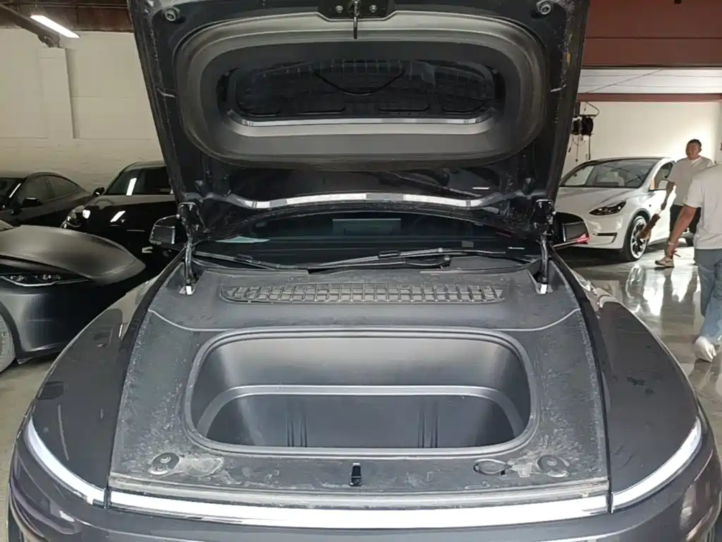 Tesla Model Y — фото 20