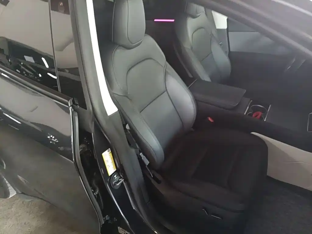 Tesla Model Y — фото 25