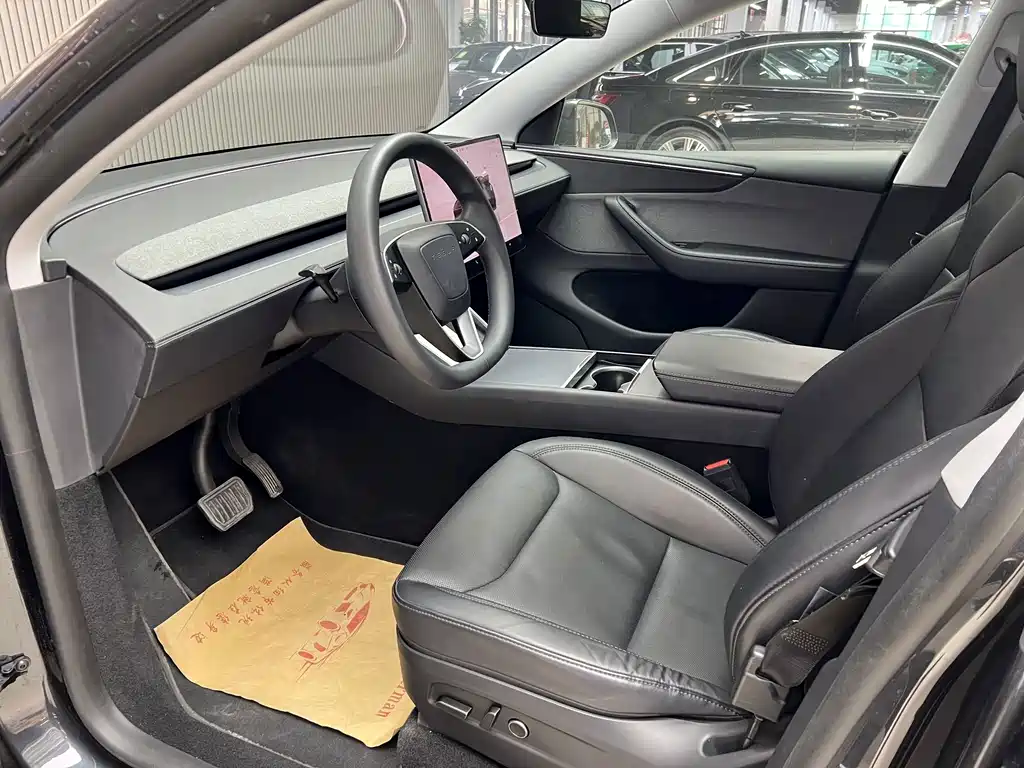 Tesla Model Y — фото 4